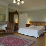 Chateau De Bed and breakfast
