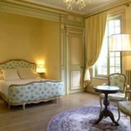 Chateau De Bed & Breakfast 3*