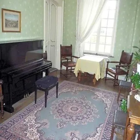 Chateau De Bed and breakfast 3*