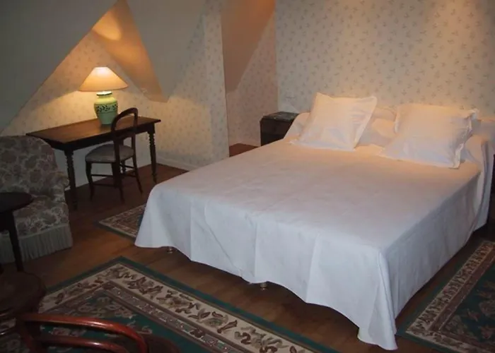 Château De Alojamento de Acomodação e Pequeno-almoço 3*