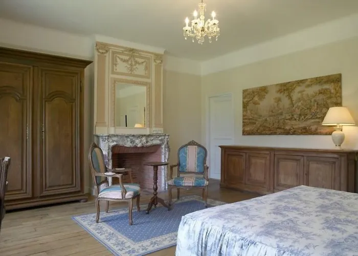 Alojamento de Acomodação e Pequeno-almoço Château De 3*